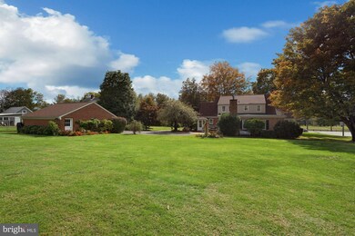 821 W Main St, Purcellville, VA 20132 - photo 4