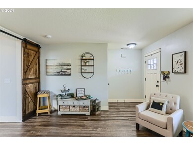 887 E 16th St, Lafayette, OR 97127 - photo 5