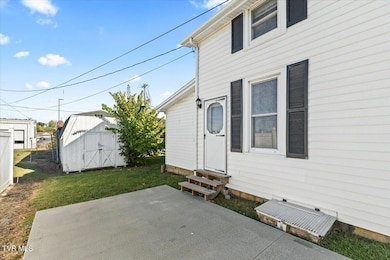 211 E C St, Elizabethton, TN 37643 - photo 4