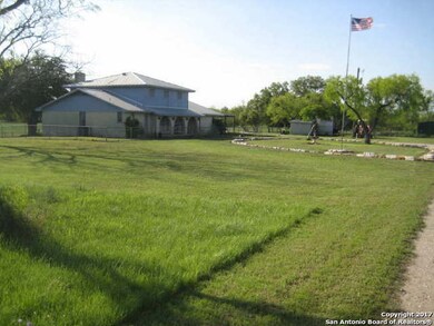 595 County Road 354, Hondo, TX 78861 - photo 3