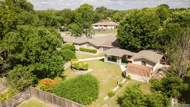 1222 E Common St, New Braunfels, TX 78130 - photo 2