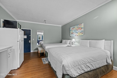 135 Palm Suites