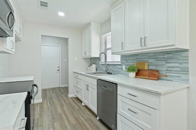 8433 Glenann Dr, North Richland Hills, TX 76182 - photo 5