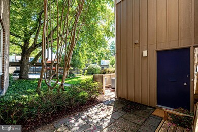 11478 Links Dr, Reston, VA 20190 - photo 4