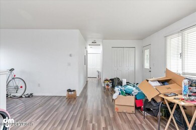 Living Room/Entry