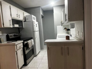 2641 Polk St unit 9, Hollywood, FL 33020 - photo 4