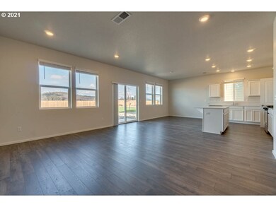 2950 W St, Springfield, OR 97477 - photo 5