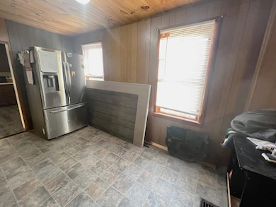 511 Maple St, Three Rivers, MI 49093 - photo 6