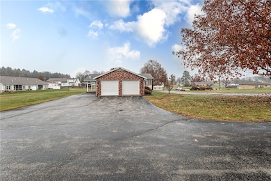 104 Industry Ln, Uniontown, PA 15401 - photo 6