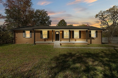 212 Westside Dr, Tullahoma, TN 37388 - photo 5