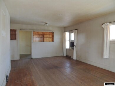 Livingroom looking toward kitchen