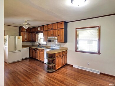 1818 W 36th St, Davenport, IA 52806 - photo 4