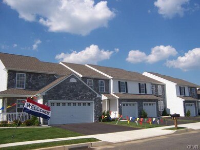 915 Fieldstone Trail, Easton, PA 18040 - photo 2