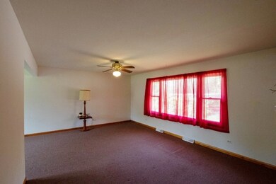 121 Kings Rd, Carpentersville, IL 60110 - photo 3