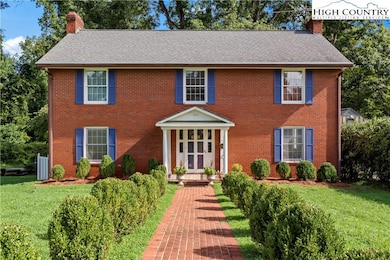 205 Hawthorne Rd, Elkin, NC 28621 - photo 3