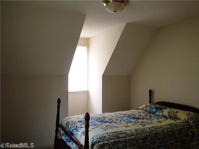 2nd Bedroom.
