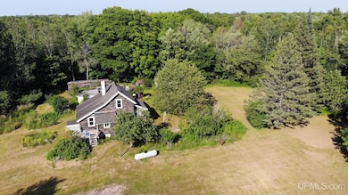 54866 Tecumseh Rd, Calumet, MI 49913 - photo 2