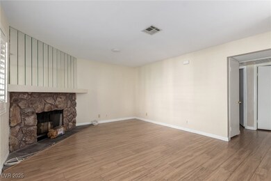 1325 Pinto Rock Ln unit 102, Las Vegas, NV 89128 - photo 4