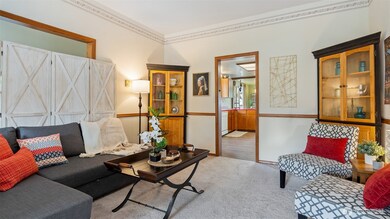 Note the high ceilings and chair rail which add architectural interest.