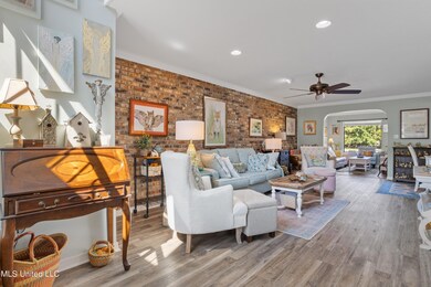 GULF OAKS-U40-LV RM2
