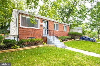 5911 Mustang Dr, Riverdale, MD 20737 - photo 3