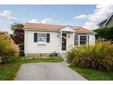 74 Crest St, Middletown, RI 02842 - photo 2