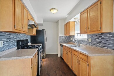 10634 Onslow St, Houston, TX 77016 - photo 5