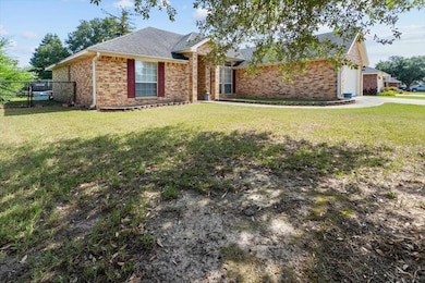 201 Sandalwood St, Lufkin, TX 75904 - photo 2