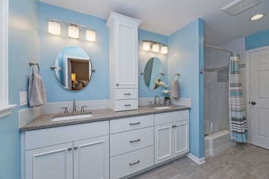 125 Sylvia Ln, Naperville, IL 60540 - photo 5