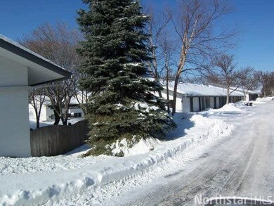 8252 Fremont Ave S, Bloomington, MN 55420 - photo 3