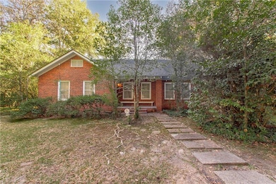 1126 Founders Dr, Bogalusa, LA 70427 - photo 2