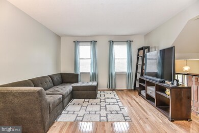 2343 Hunters Square Ct, Reston, VA 20191 - photo 4