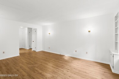 Greenwich Green unit 209, Old Greenwich, CT 06870 - photo 5