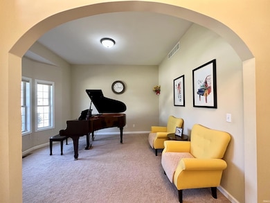 1576 S Andrew Cir, Bloomington, IN 47401 - photo 5