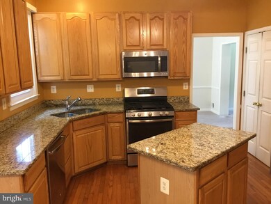 8075 Settle Ct, Waldorf, MD 20603 - photo 2