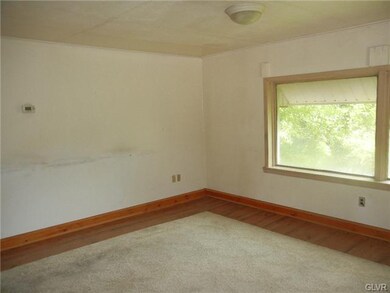 6721 Kings Hwy S, Zionsville, PA 18092 - photo 2