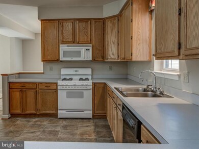 304 Buskin Ct, Severn, MD 21144 - photo 6