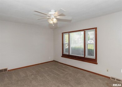 1507 W 37th St, Davenport, IA 52806 - photo 4