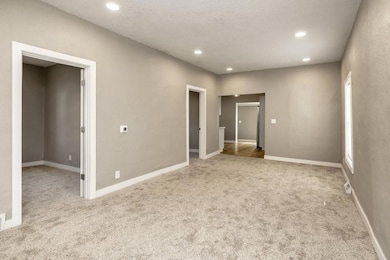 2325 Lyon St, Des Moines, IA 50317 - photo 6