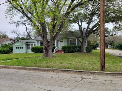 1026 E Humphreys St, Seguin, TX 78155 - photo 2