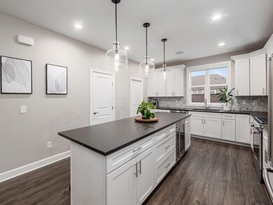 Eat-in Kitchen