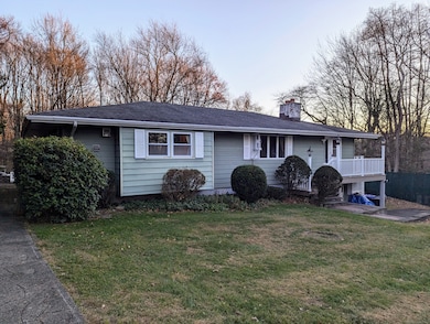 14 Stuart Dr, Danbury, CT 06811 - photo 2