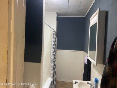 69 Belmont St, Carbondale, PA 18407 - photo 6