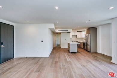 328 N Maple Dr unit 302, Beverly Hills, CA 90210 - photo 5