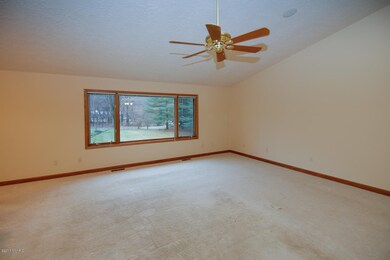 9419 Highland View Dr-105