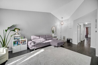 1471 Fairlane Dr unit 2A, Schaumburg, IL 60193 - photo 2