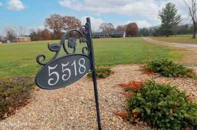 5518 W Beaver Creek Dr, Powell, TN 37849 - photo 2