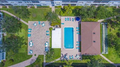 Gardens by the Sea unit 307, Pompano Beach, FL 33062 - photo 3