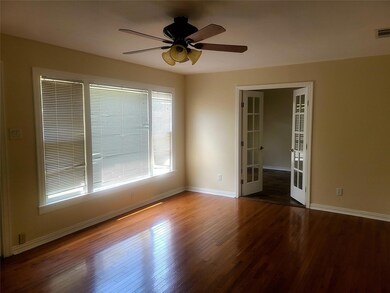 1110 N Howeth St, Gainesville, TX 76240 - photo 3