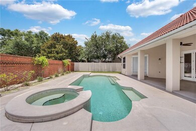 Inground pool !